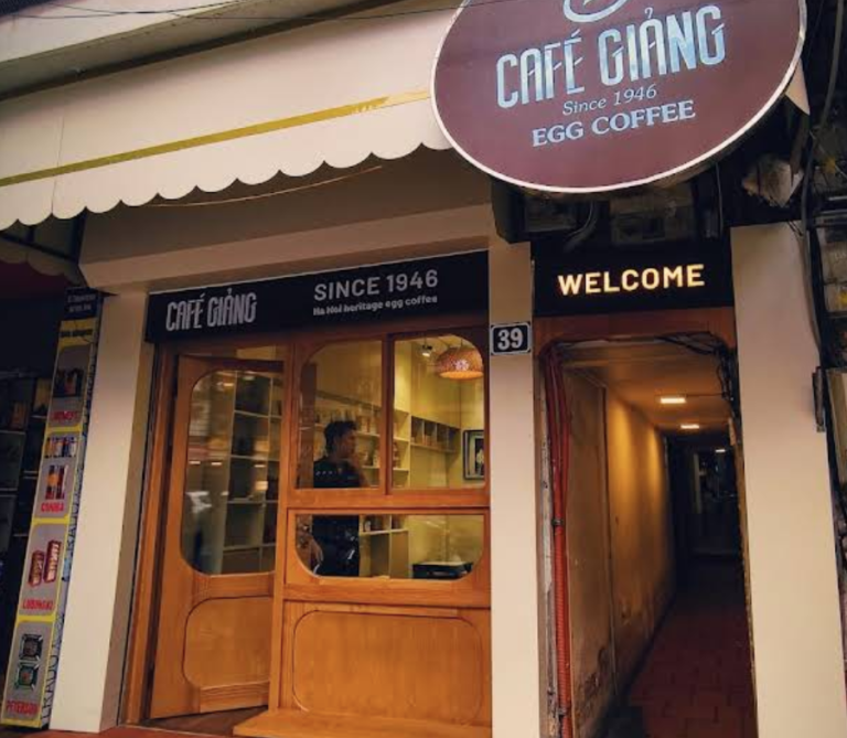 하노이가 맛있는 이유 — 차까, 반미, 분보, 그리고 에그커피